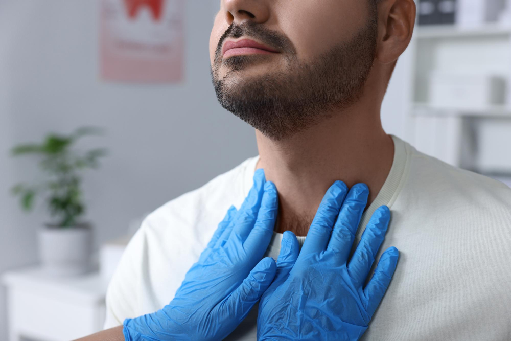 Cirugía de Tiroides: Atención Especializada del Dr. Oscar Isaac Hernández Palmas